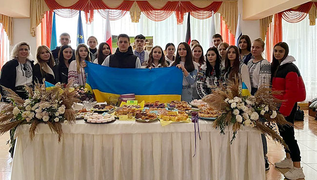 Благодійний ярмарок «Україна понад усе!» на підтримку Збройних сил України
