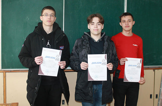 Студентів коледжу нагородили дипломами за участь у літературному онлайн-марафоні «Єднаймо душі словом Кобзаря!»