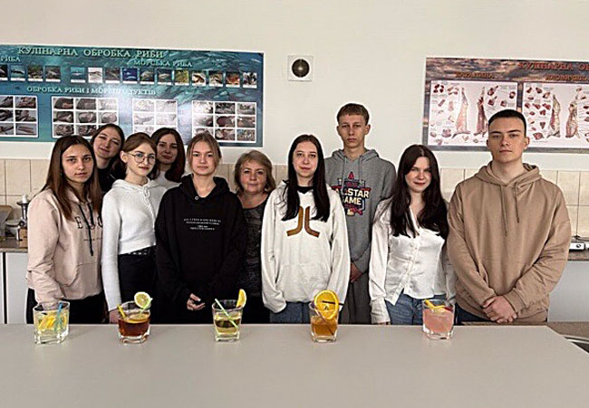 Робота гуртка «Авторська майстерня бармена» Робота гуртка «Авторська майстерня бармена»