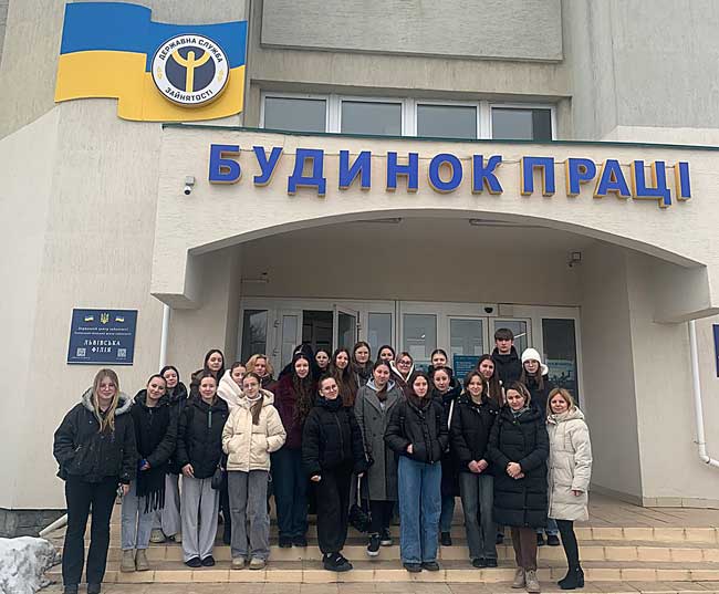 Студенти на ярмарку професій: курс на успішну кар’єру