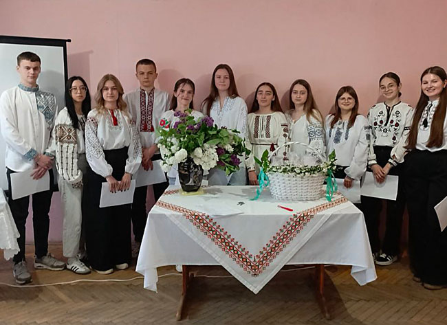 «Якщо говорити між нами,то все починається з МАМИ…»