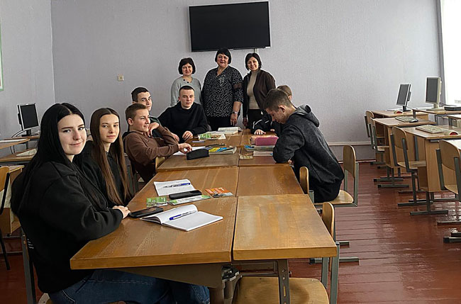 Свій до свого по своє