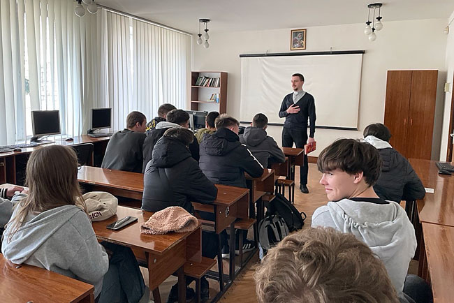 Духовна бесіда про головне: заповіді у сучасному світі Духовна бесіда про головне: заповіді у сучасному світі