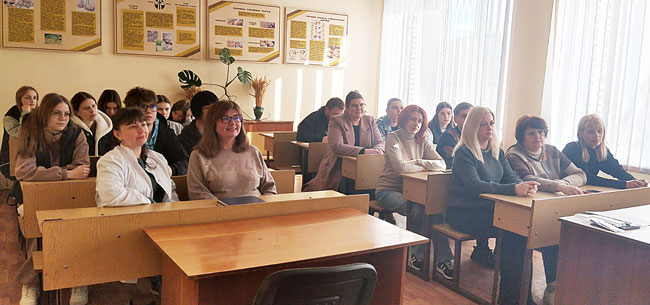 Гостьова лекція «Чорний, молочний, білий: чим відрізняються різні види шоколаду» Гостьова лекція «Чорний, молочний, білий: чим відрізняються різні види шоколаду»