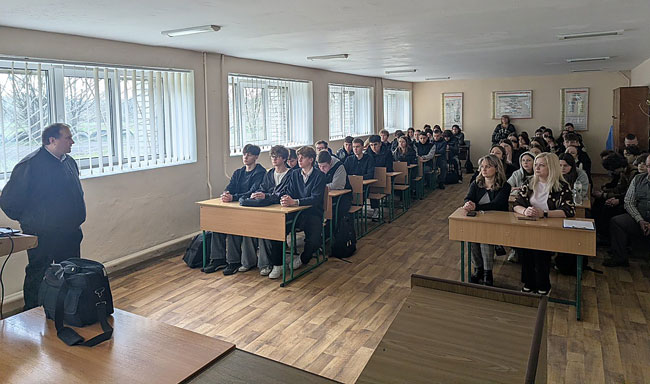 Кібербезпека – основа безпечного цифрового освітнього середовища Кібербезпека – основа безпечного цифрового освітнього середовища